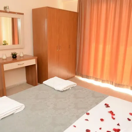 Livane Hotel *