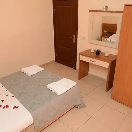 Livane Hotel *