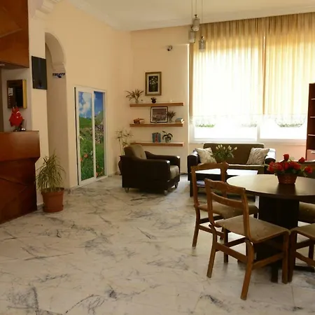 Hotel Livane *